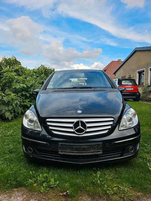 Schwarz Gebraucht 2006 Mercedes B180 Van / Kleinbus | 1.700 € (Superpreis) - Bild 1/4