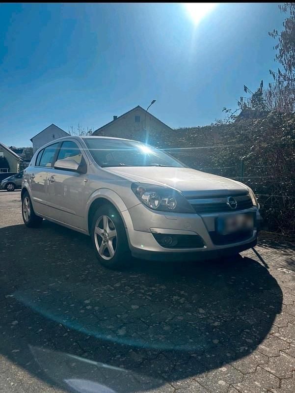 Gebraucht Opel Astra 125 PS (91 kW) 2004 Silber Kleinwagen