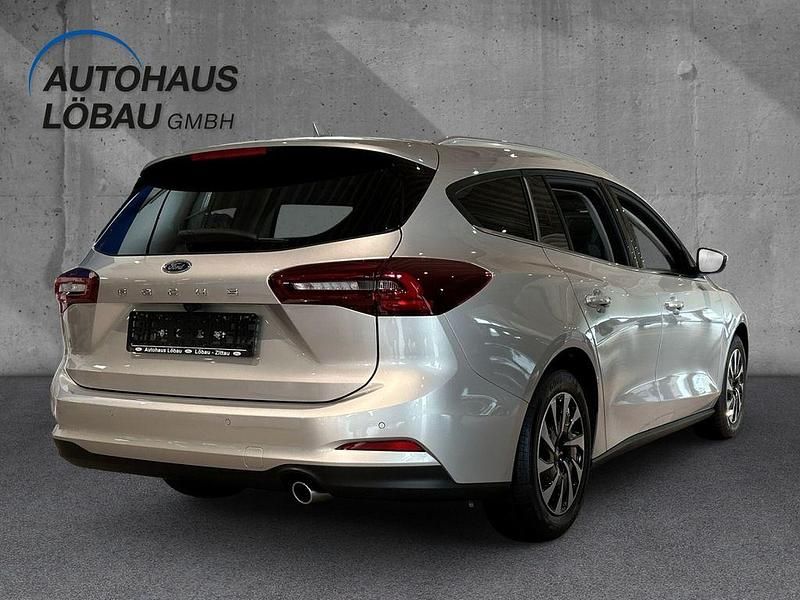 Neu Ford Focus Titanium 125 PS (91 kW) 2025 Silber Limousine