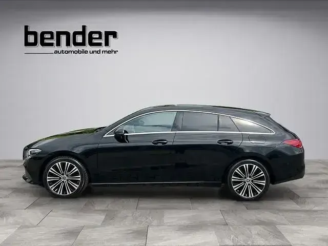 Gebraucht Mercedes CLA220 190 PS (139 kW) 2021 Schwarz Limousine