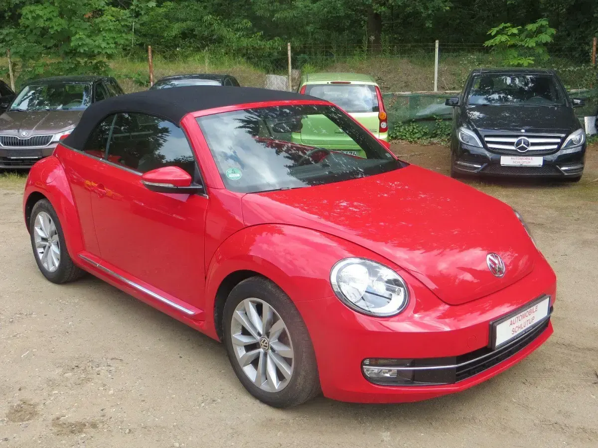 Gebraucht VW Beetle Cabriolet Design 105 PS (77 kW) 2013 Rot Cabrio