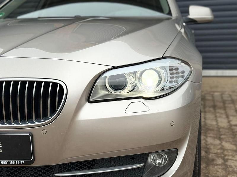 Gebraucht BMW 530 Sport Line 258 PS (189 kW) 2013 Silber Kombi