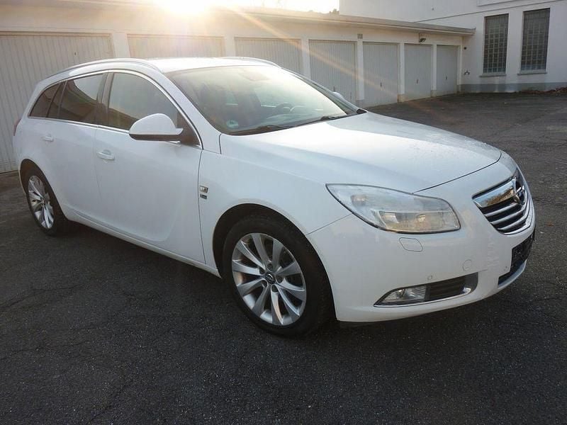 Gebraucht Opel Insignia 160 PS (117 kW) 2012 Weiß Kombi