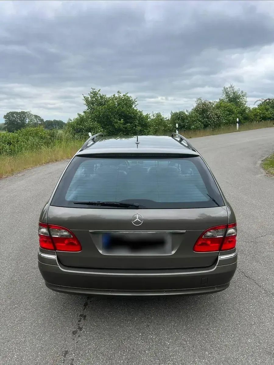 Gebraucht Mercedes E320 Avantgarde 224 PS (164 kW) 2006 Braun Kombi