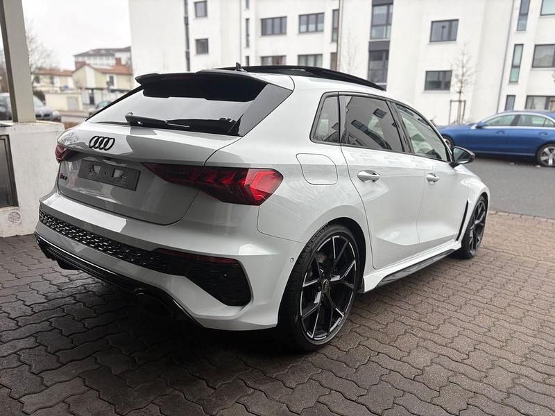 Gebraucht Audi RS3 Ambiente 400 PS (294 kW) 2023 Weiß Limousine