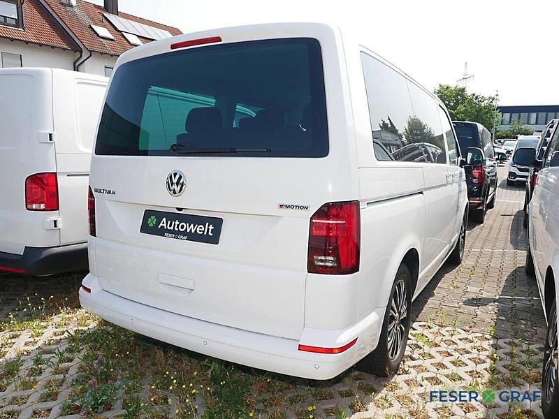 Begagnad VW Multivan Comfortline 204 HK (150 kW) 2022 Minibuss