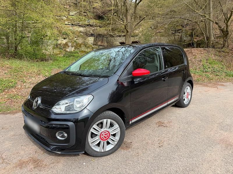 Second-hand VW up! Beats 90 CP (66 kW) 2017 Negru Hatchback