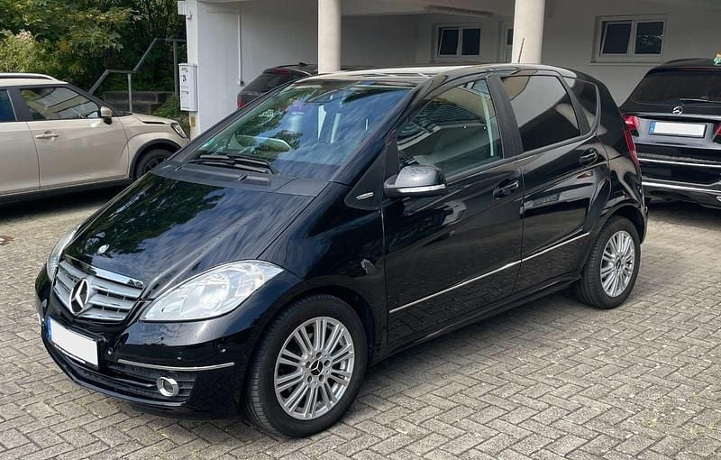 Schwarz Gebraucht 2012 Mercedes A160 Kleinwagen | 9.400 € (Fairer Preis) - Bild 1/4