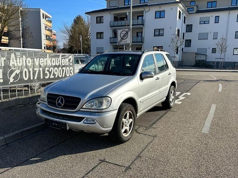 Gebraucht Mercedes ML270 163 PS (119 kW) 2004 Silber SUV
