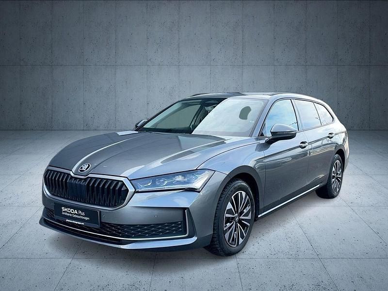 Gebraucht Skoda Superb Selection 150 PS (110 kW) 2025 Graphitegrau metallic Kombi