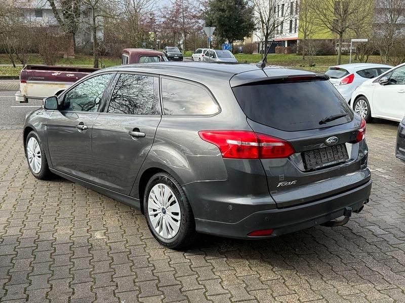 Gebraucht Ford Focus Business Edition 150 PS (110 kW) 2018 Grau Limousine