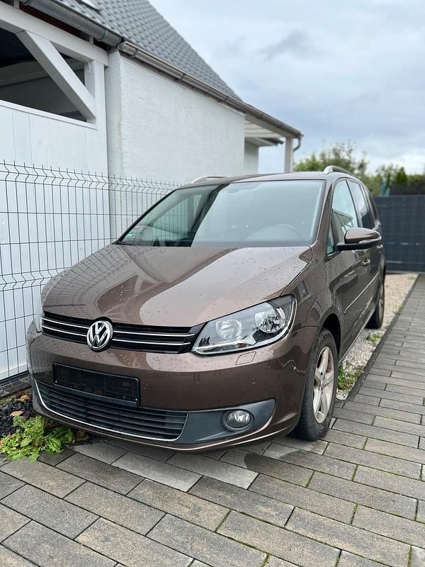 Braun Gebraucht 2014 VW Touran Life Van / Kleinbus | 8.500 € (Fairer Preis) - Bild 1/4