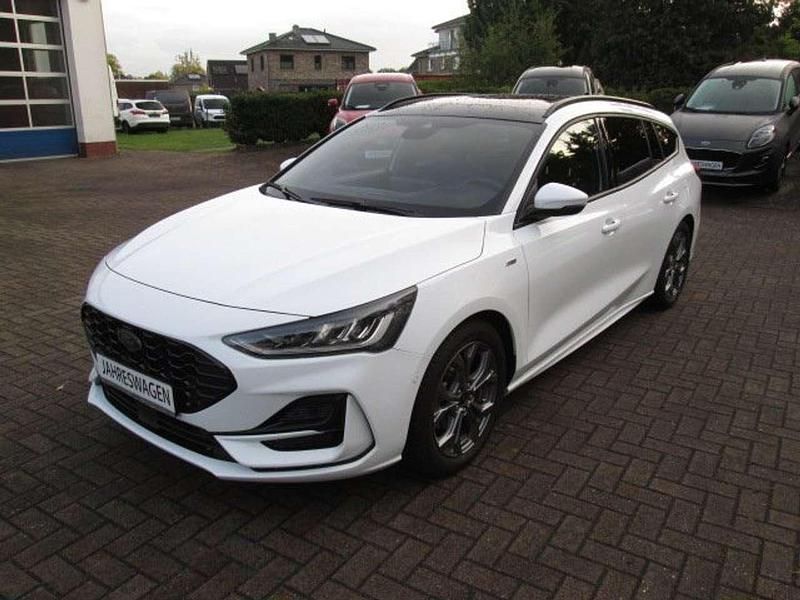 Frostweiß Gebraucht 2025 Ford Focus ST-Line X Kombi | 27.900 € (Etwas zu teuer) - Bild 1/4