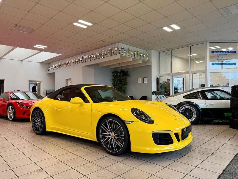 Gebraucht Porsche 911 Carrera 4S Cabriolet 420 PS (308 kW) 2017 Gelb Cabrio