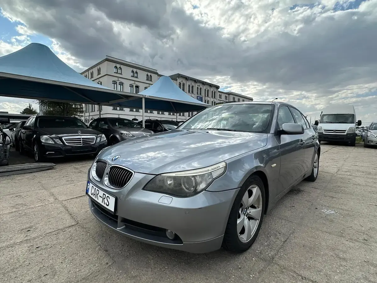 Gebraucht BMW 523 175 PS (128 kW) 2006 Grau Limousine