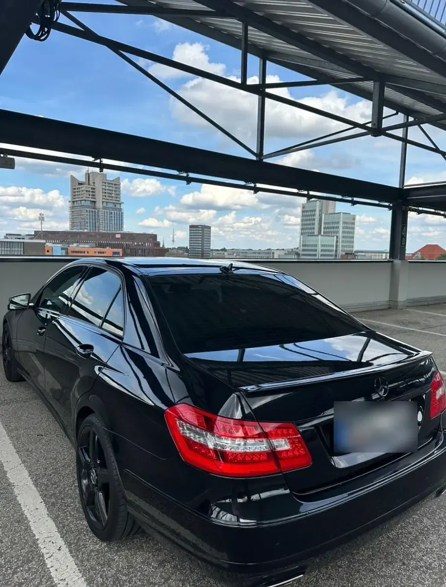 Gebraucht Mercedes E350 292 PS (214 kW) 2009 Schwarz Limousine