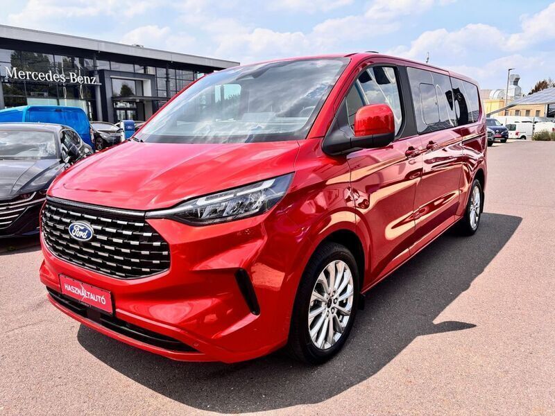 Gebraucht Ford Tourneo Custom Titanium 170 PS (125 kW) 2024 Rot Van