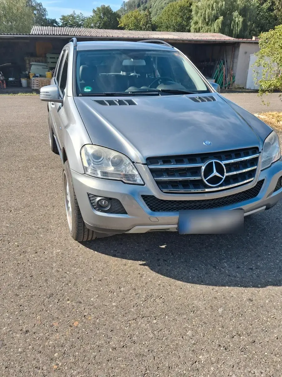Gebraucht Mercedes ML300 204 PS (150 kW) 2010 Silber SUV