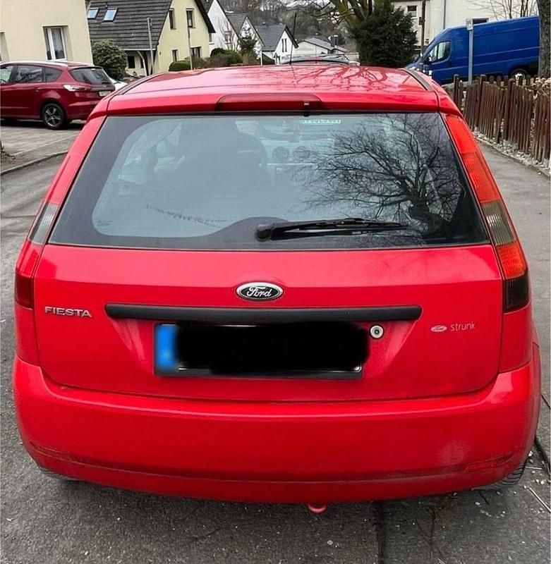 Gebraucht Ford Fiesta 74 PS (54 kW) 2004 Rot Kleinwagen