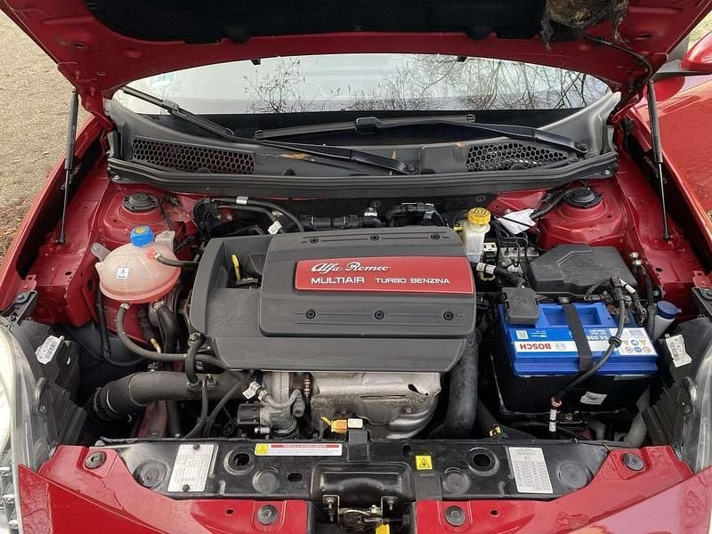 Gebraucht Alfa Romeo Giulietta Turismo 170 PS (125 kW) 2012 Rot Kleinwagen