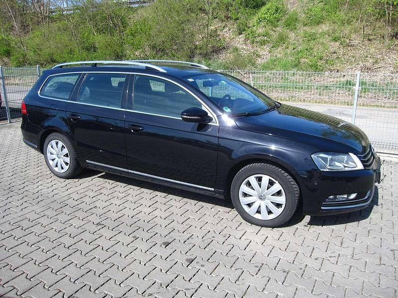 Gebraucht VW Passat Highline 177 PS (130 kW) 2013 Deep black perleffekt Kombi