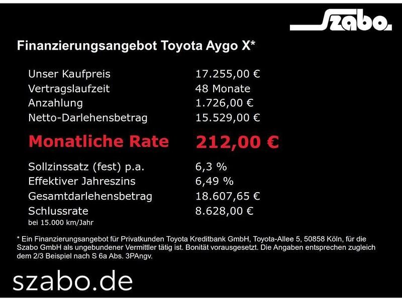 Gebraucht Toyota Aygo X x-style 72 PS (52 kW) 2022 Cardamon green metallic/ night sky black SUV