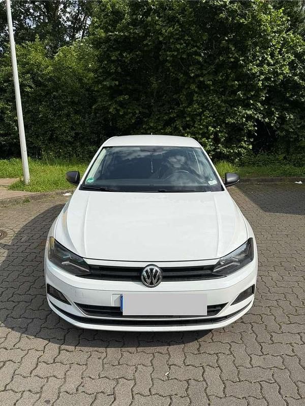 Gebraucht VW Polo Trendline 80 PS (58 kW) 2019 Weiß Kleinwagen