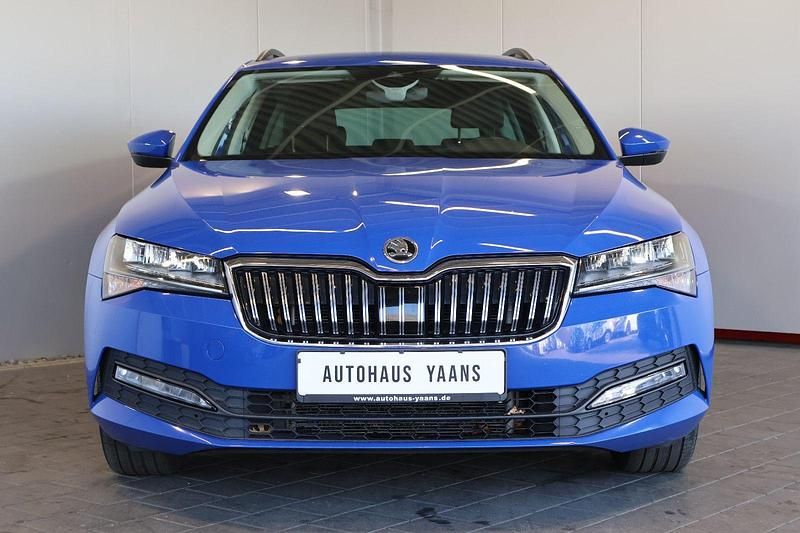 Gebraucht Skoda Superb Ambition 150 PS (110 kW) 2022 Blau Kombi