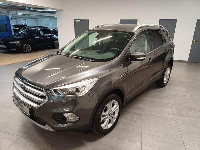 Grey metallic Gebraucht 2018 Ford Kuga Titanium SUV | 15.450 € (Fairer Preis) - Bild 1/3