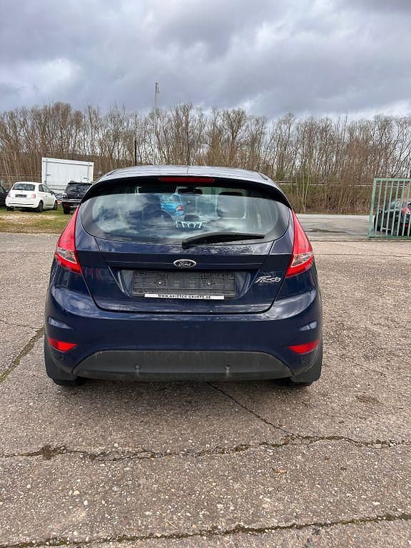 Gebraucht Ford Fiesta Trend 82 PS (60 kW) 2011 Blau Kleinwagen