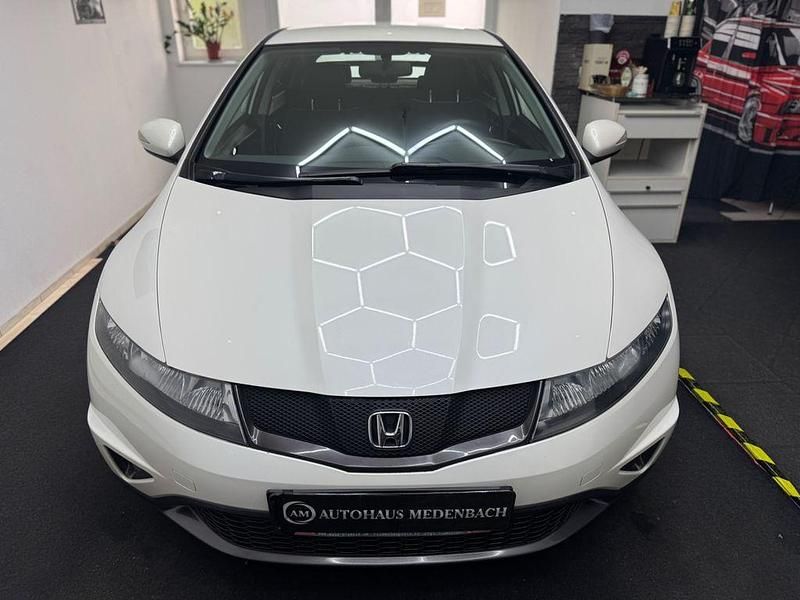 Gebraucht Honda Civic Comfort 99 PS (72 kW) 2011 Weiß Limousine