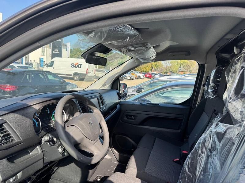 Gebraucht Peugeot e-Expert 100 kW (136 PS) 2025 Grau Van