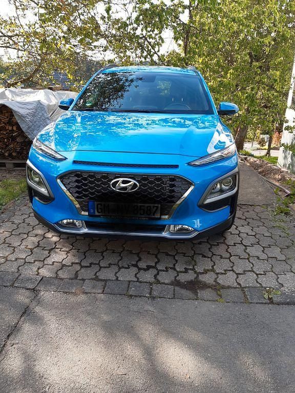 Blau Gebraucht 2018 Hyundai Kona Style SUV | 17.300 € (Teuer) - Bild 1/4