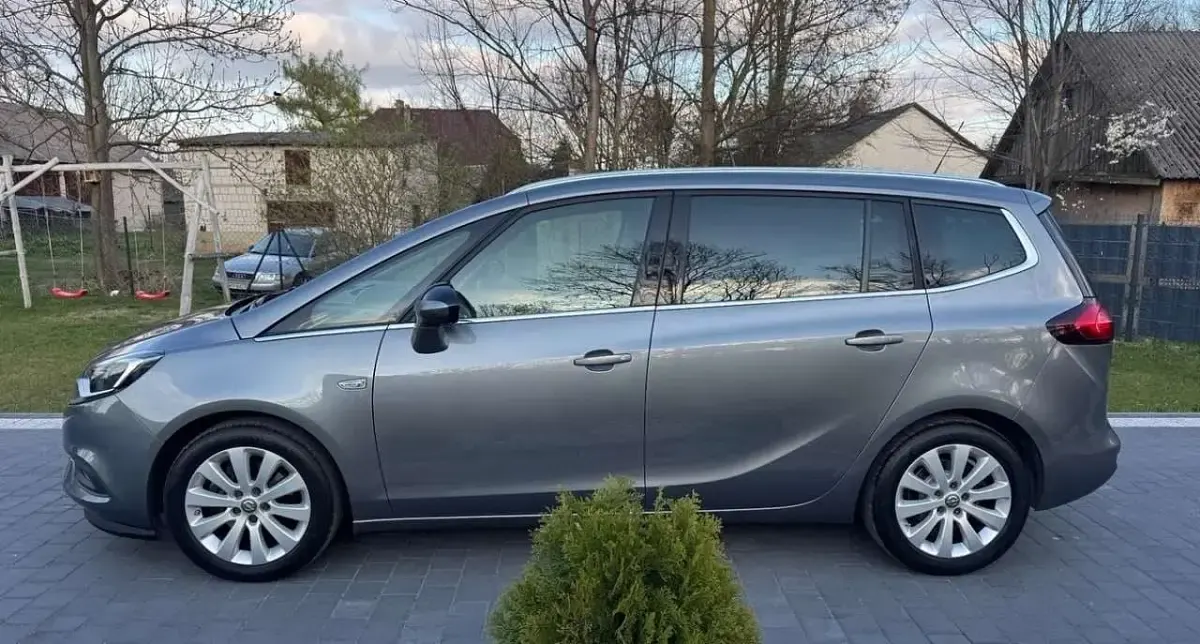 Gebraucht Opel Zafira Innovation 140 PS (102 kW) 2017 Grau Van / Kleinbus