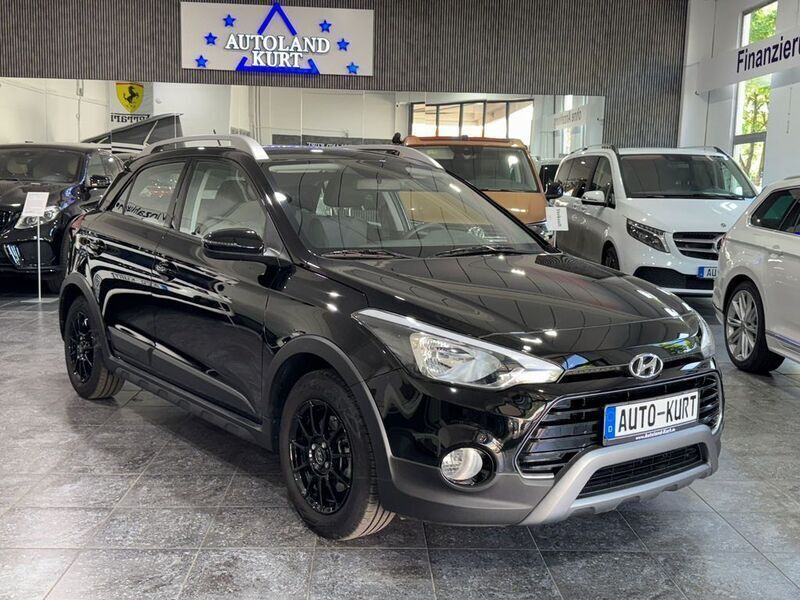 Schwarz Gebraucht 2020 Hyundai i20 Active Limousine | 12.900 € (Guter Preis) - Bild 1/4