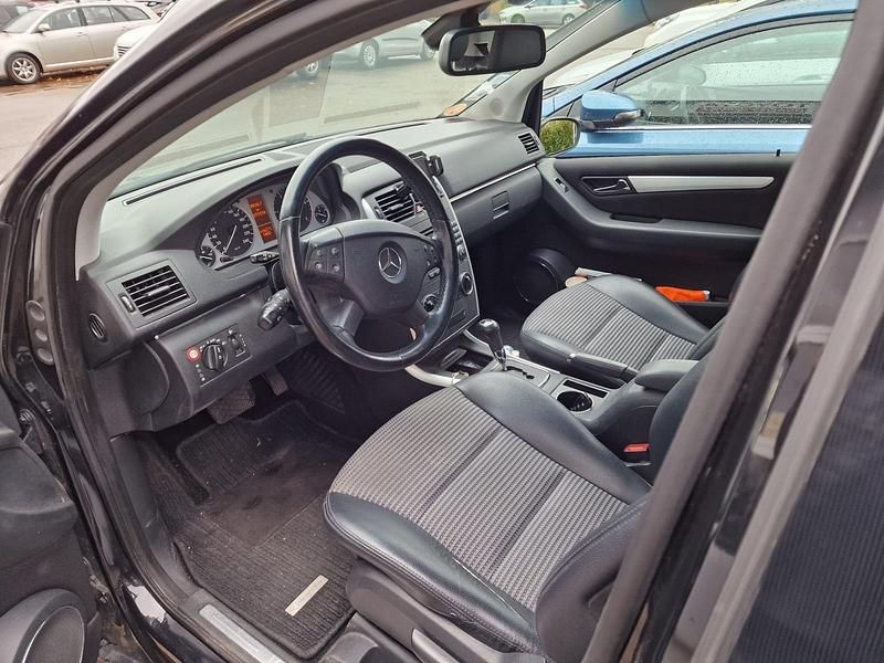 Gebraucht Mercedes B200 140 PS (102 kW) 2009 Schwarz Van / Kleinbus