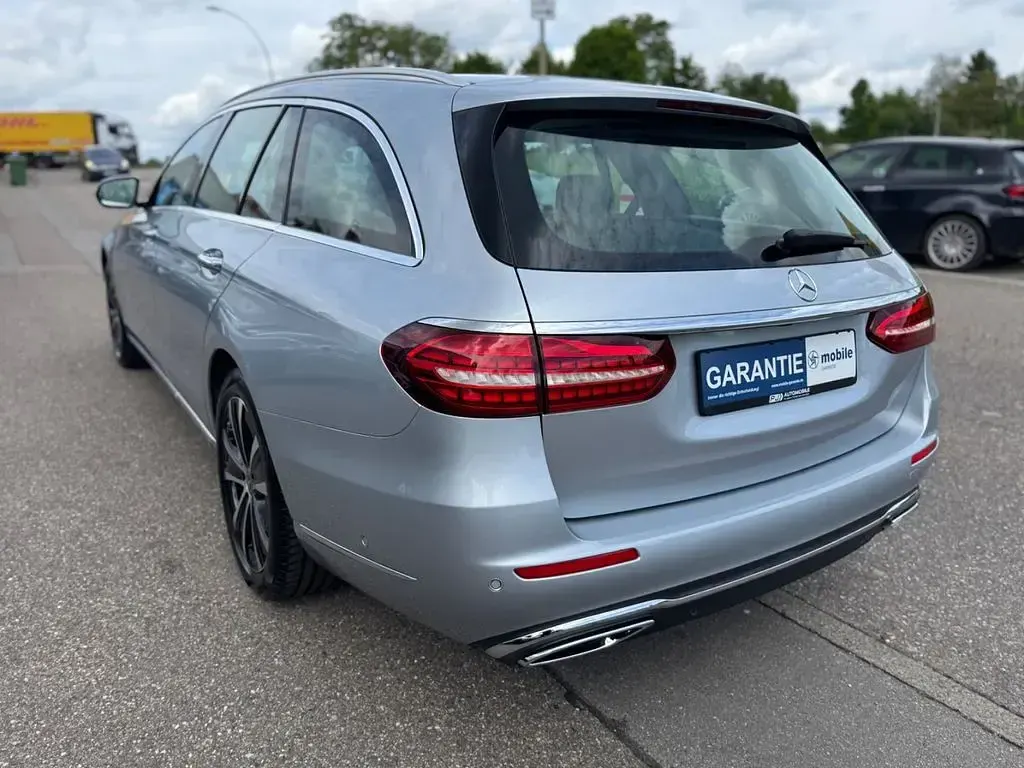 Gebraucht Mercedes E220 Exclusive 200 PS (147 kW) 2023 Silber Kombi