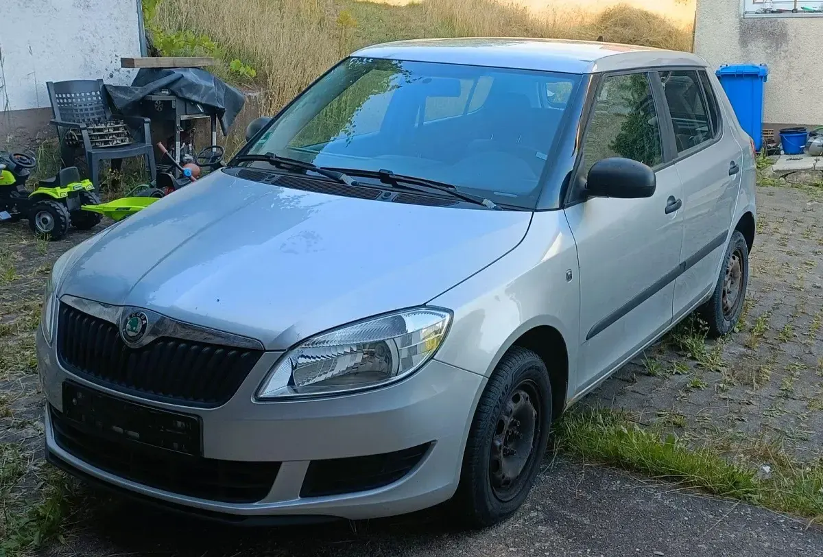 Gebraucht Skoda Fabia Cool Edition 60 PS (44 kW) 2011 Silber Limousine