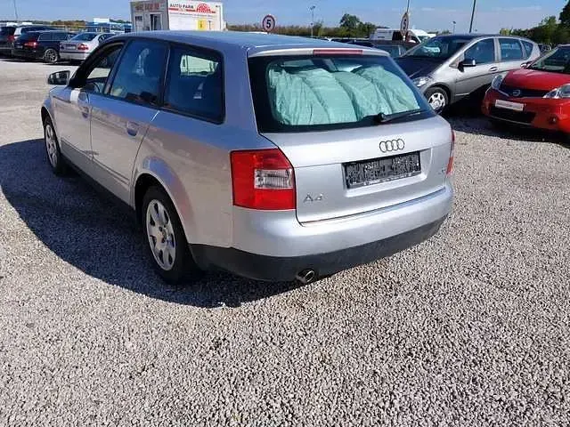 Gebraucht Audi A4 131 PS (96 kW) 2001 Silber Kombi