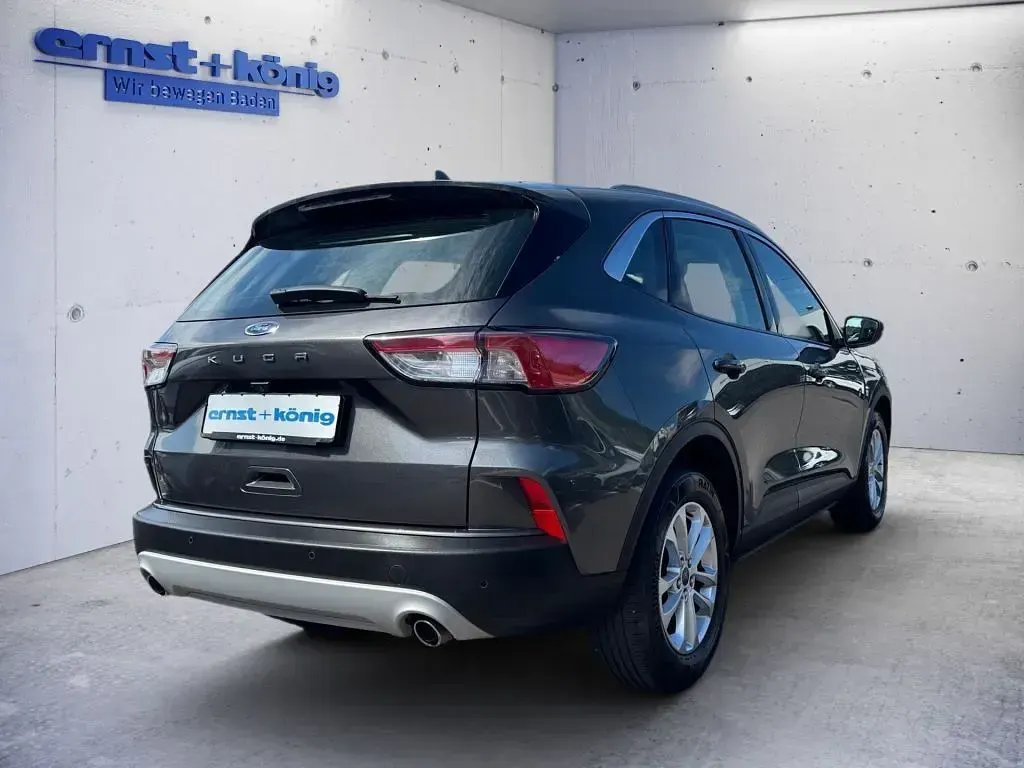 Gebraucht Ford Kuga Titanium 120 PS (88 kW) 2020 Grau SUV