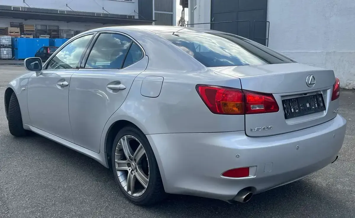 Gebraucht Lexus IS250 208 PS (152 kW) 2005 Silver mica metallic Limousine