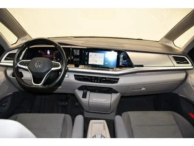 Käytetty VW Multivan Life 150 HP (110 kW) 2022 Harmaa Tila-auto