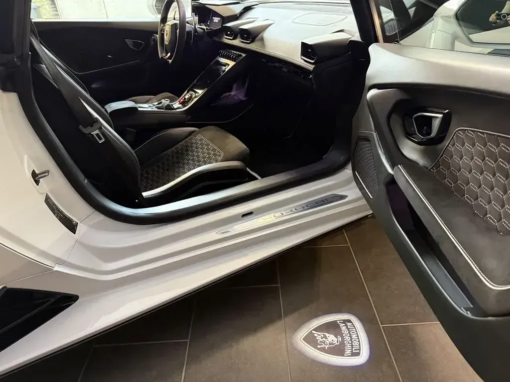 Gebraucht Lamborghini Huracán 639 PS (469 kW) 2021 Weiß Cabrio