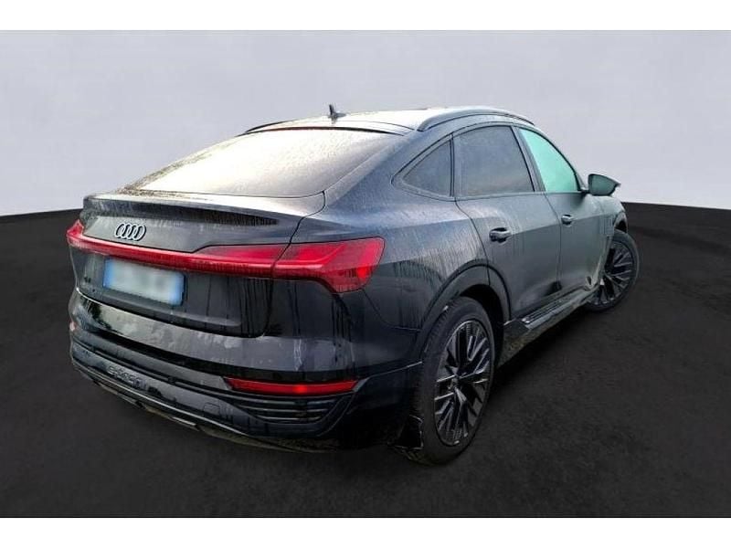 Second-hand Audi Q8 e-tron 300 kW (408 CP) 2023 Negru SUV