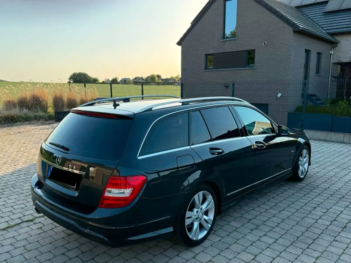 Gebraucht Mercedes C250 Avantgarde 204 PS (150 kW) 2012 Schwarz Kombi