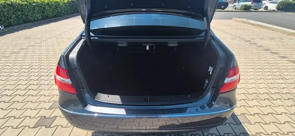 Gebraucht Mercedes E220 Avantgarde 170 PS (125 kW) 2009 Grau Limousine