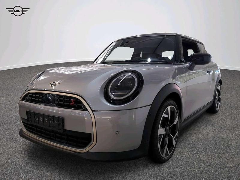 Gebraucht Mini Cooper S Favoured 204 PS (150 kW) 2024 Grau Kleinwagen