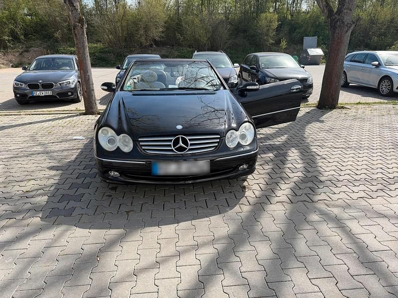 Gebraucht Mercedes CLK320 218 PS (160 kW) 2003 Schwarz Cabrio