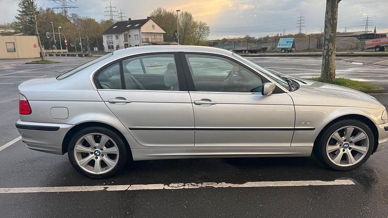 Usata BMW 320 2000 Grigio Berlina