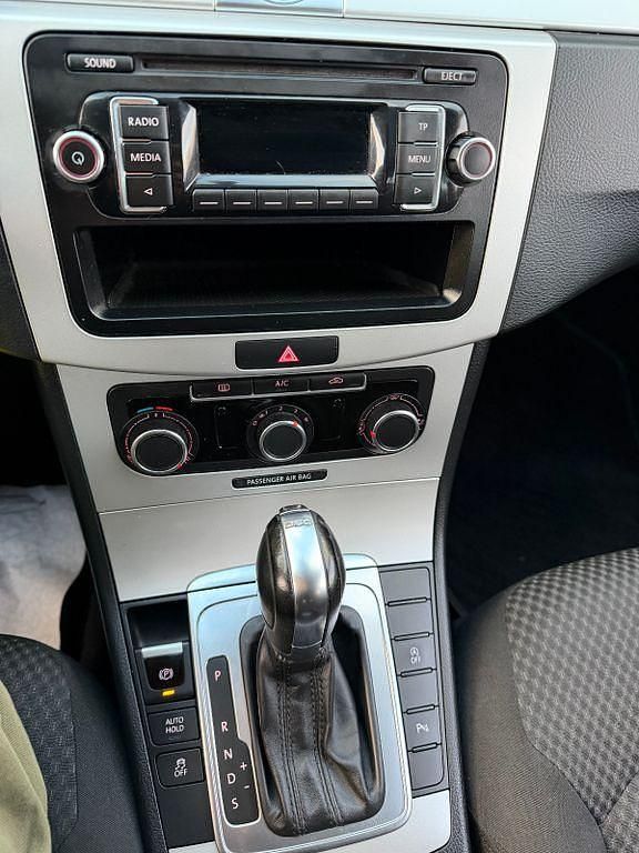 Gebraucht VW Passat Trendline 140 PS (102 kW) 2013 Grau Kombi